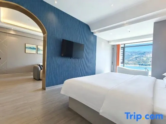 Suite with river view