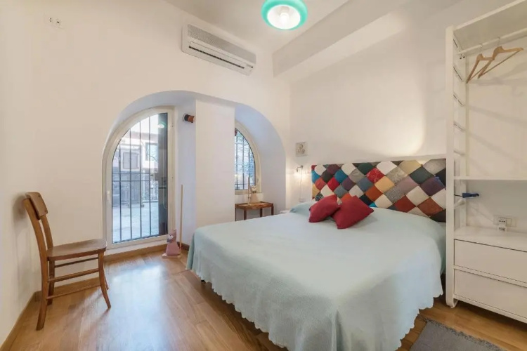 Monti Artistic Flat