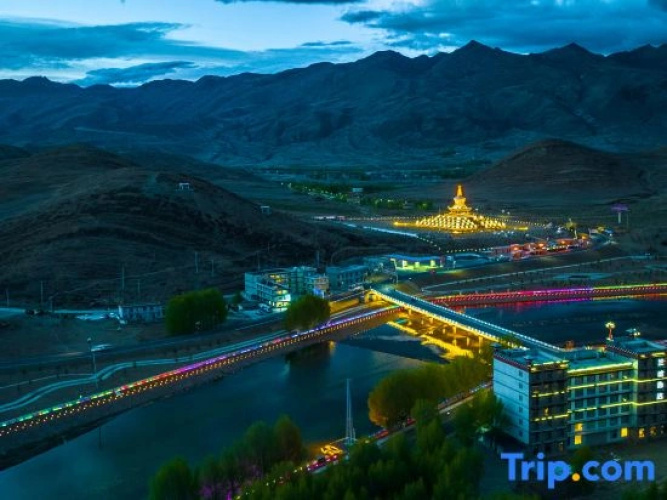 LANOU Hotel (Daocheng Binhe Road)