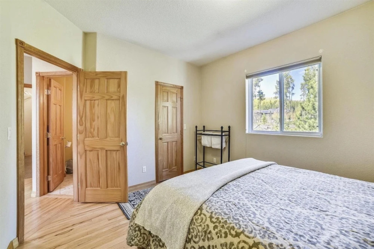 Larson Lane 217 - 4 Br Home