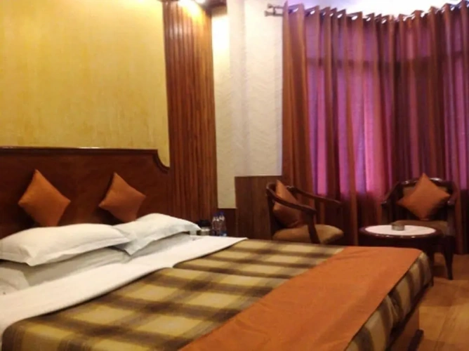 Standard Double room with land view