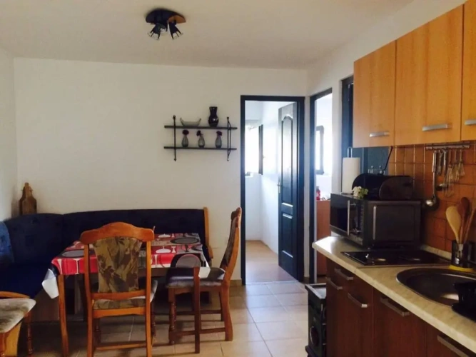 2 Bedrooms Cottage
