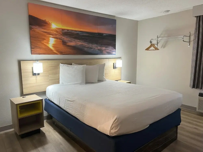 Days Inn Jamestown - Jamestown, ND