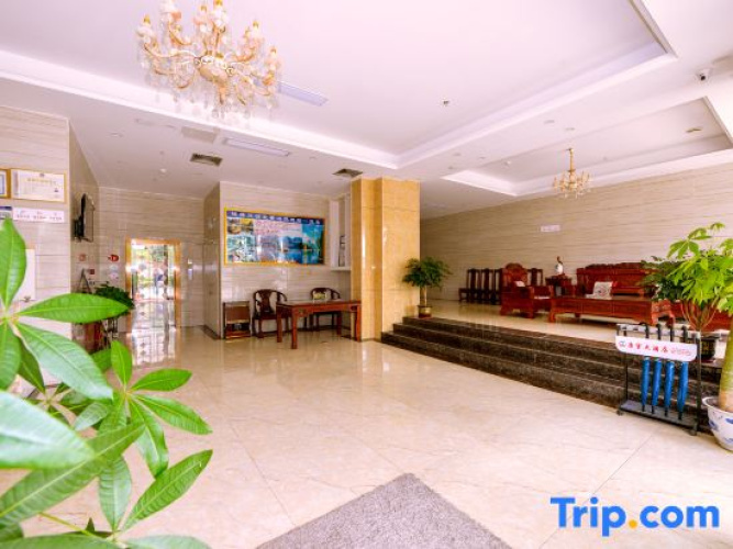 Tanggong Hotel