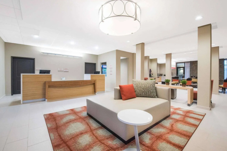 Hawthorn Suites by Wyndham Fargo