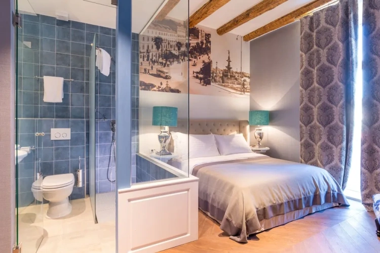 Deluxe Double room with balcony and with partial sea view
