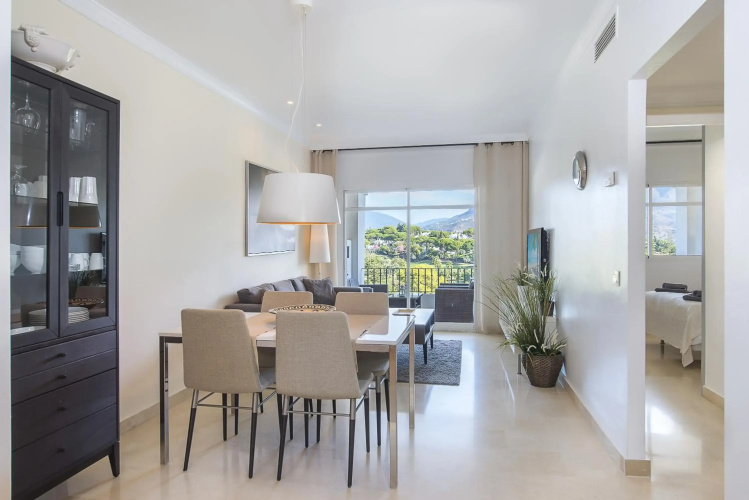 2 bedroom apartment next to porto