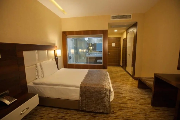 Standard Quadruple room with view