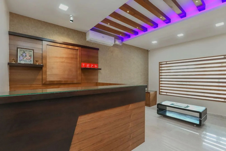 Oyo 24264 Monisha Residency