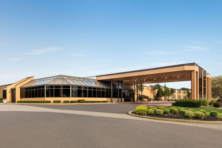 Days Hotel by Wyndham Allentown Airport / Lehigh Valley photo 17