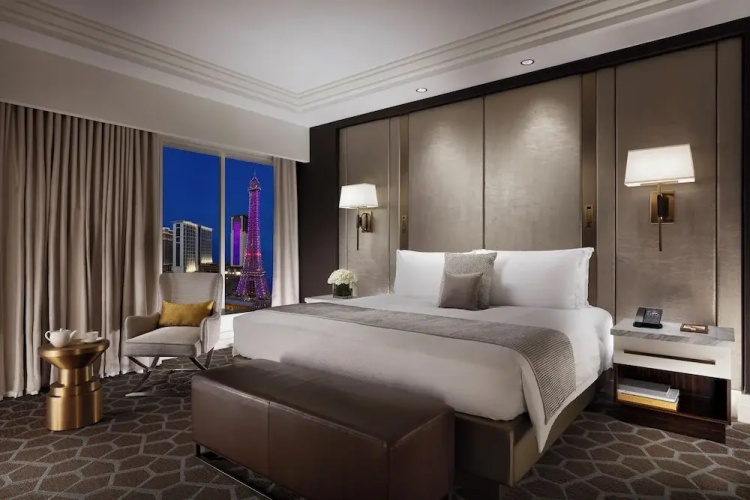 Paiza Lofts at Parisian