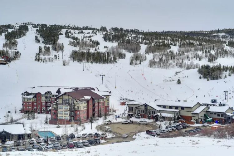 Balcony & Ski Slope Views: Idyllic Granby Condo!