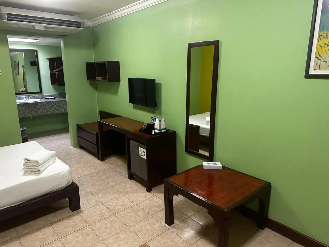 Bukit Merah Laketown Resort