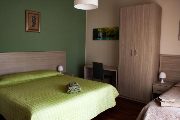 Standard Twin room with view