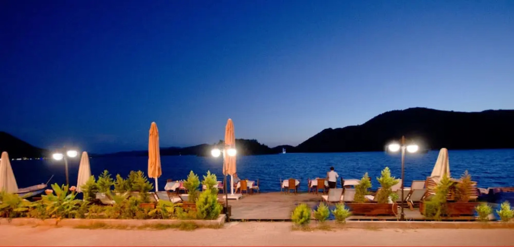Dinc Hotel