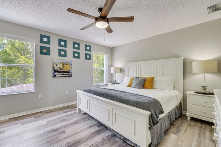 4 Bedrooms Villa