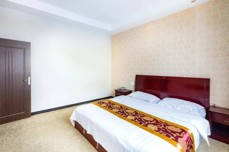 169 Hotel