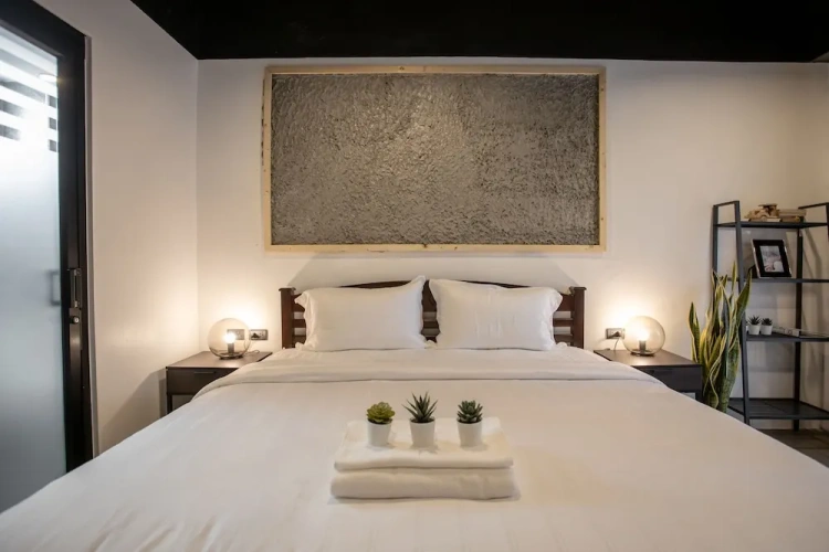 Standard Double room with city view