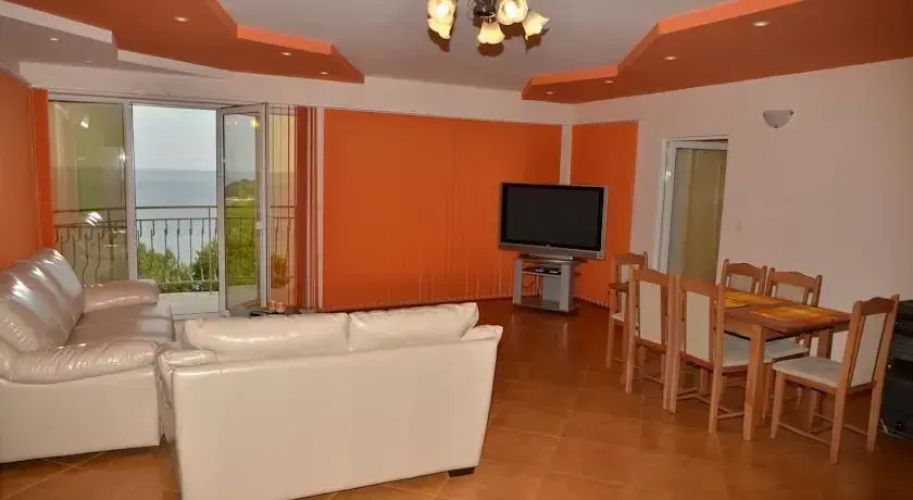 Plamena Guest House