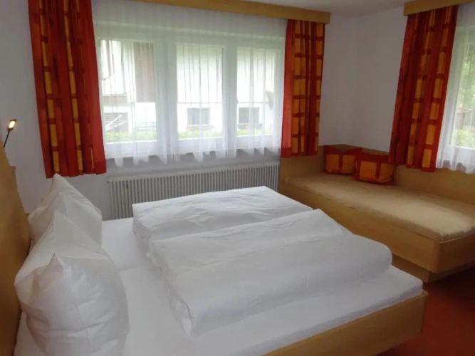 3 Bedrooms Apartment