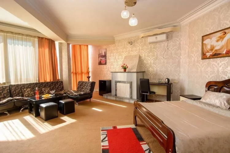 Silk Road Hotel