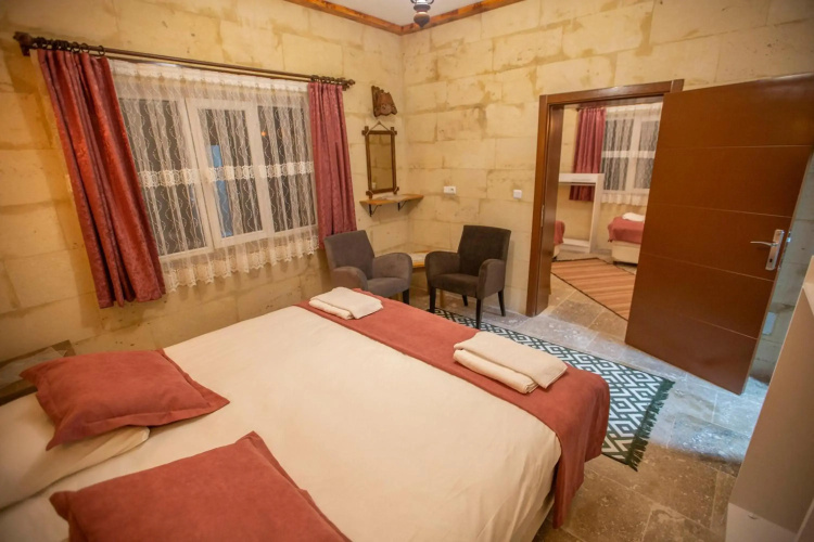 Capiedra Hotel