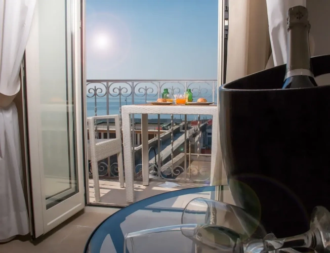 Standard Double room with balcony and with sea view