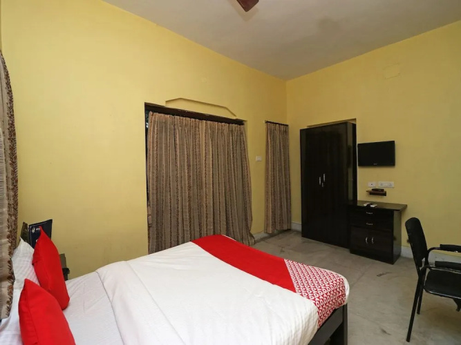 OYO 16356 Studio Lake View