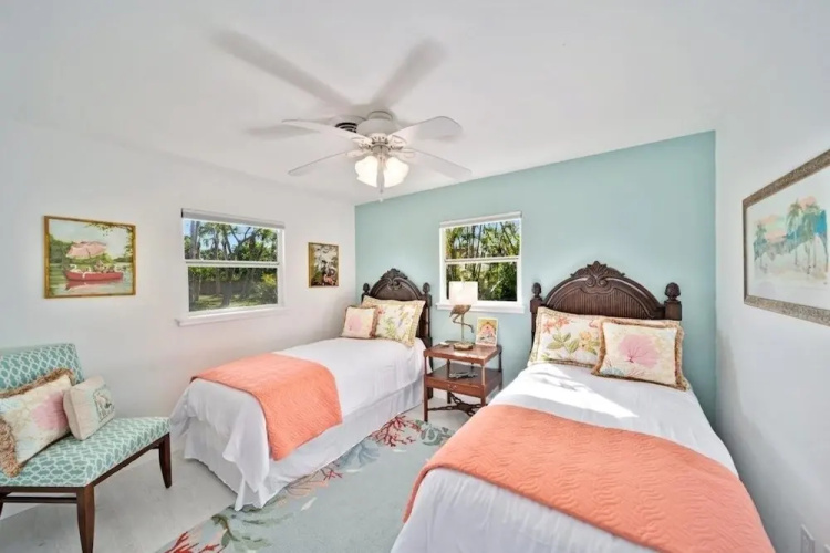 Mau Maus Cottage 3 Bedroom Home by RedAwning