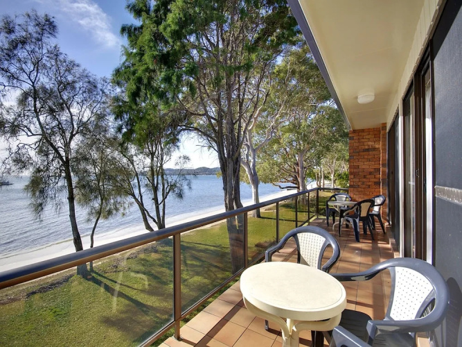 Crystal Waters, 2/79 Foreshore Drive