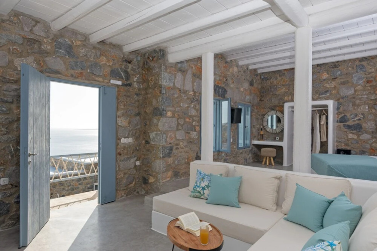 Nisides Suites