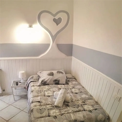 Standard Single room with partial sea view