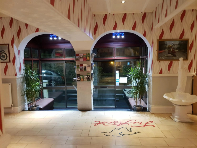 Ascot Hotel
