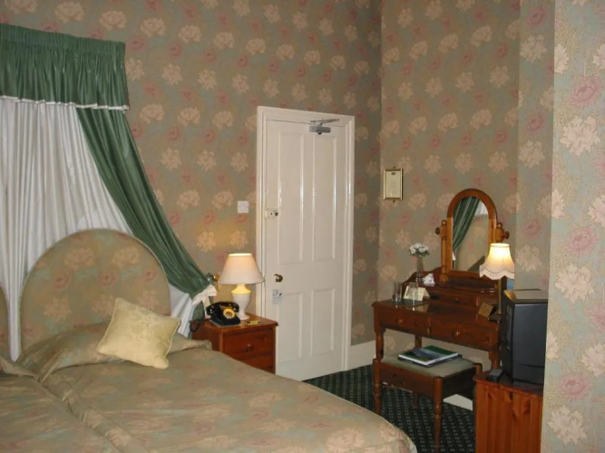 Rylstone Manor