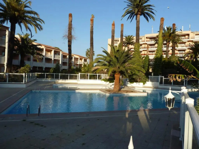 App.T2 De Standing Proche De La Mer