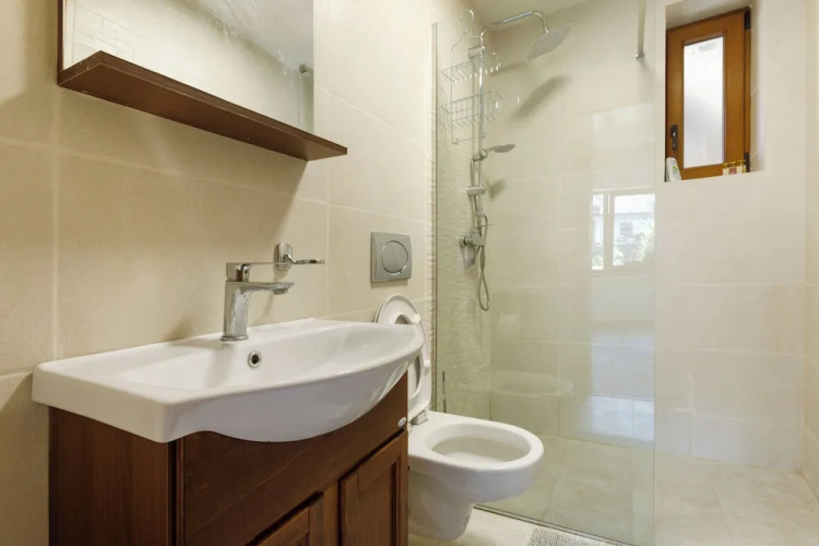 Aki Gray Apartment Serene Oasis