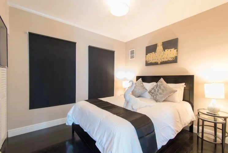 5 Bedrooms Studio