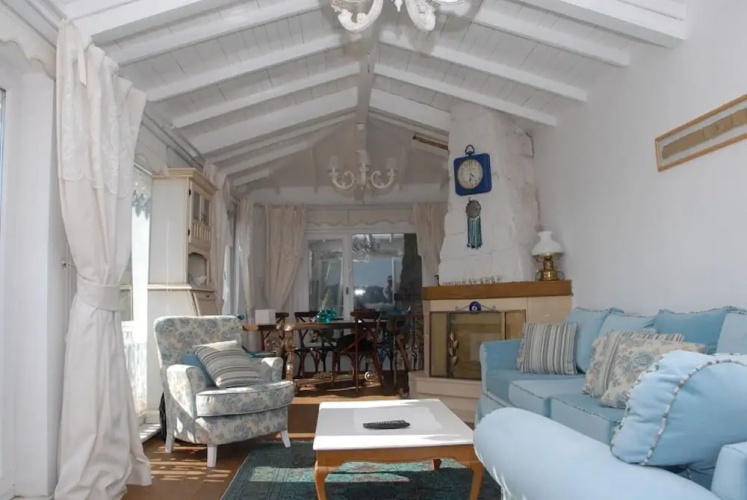 Dzg House