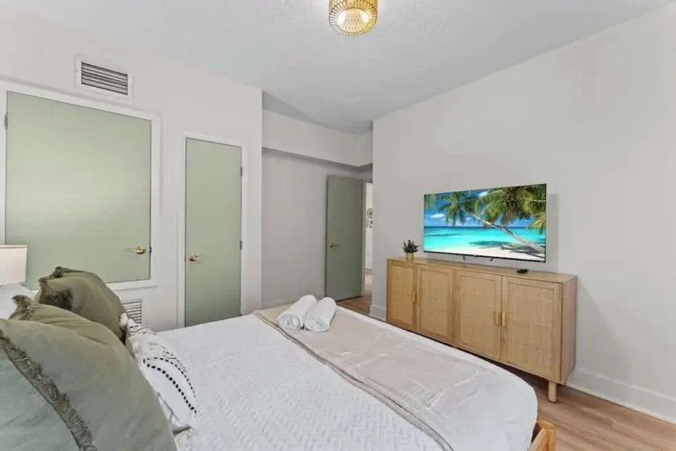 304 Lakeshore - Unit 1 and 2