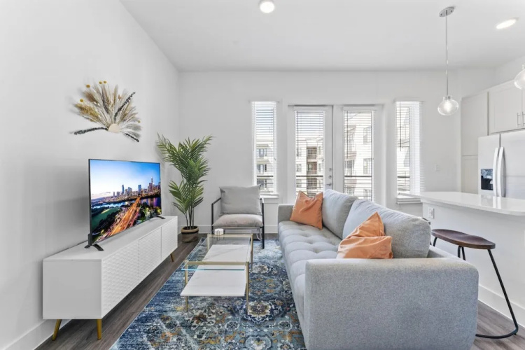 Boho Soco 1BR Queen Suite w Gympickleballlaundry