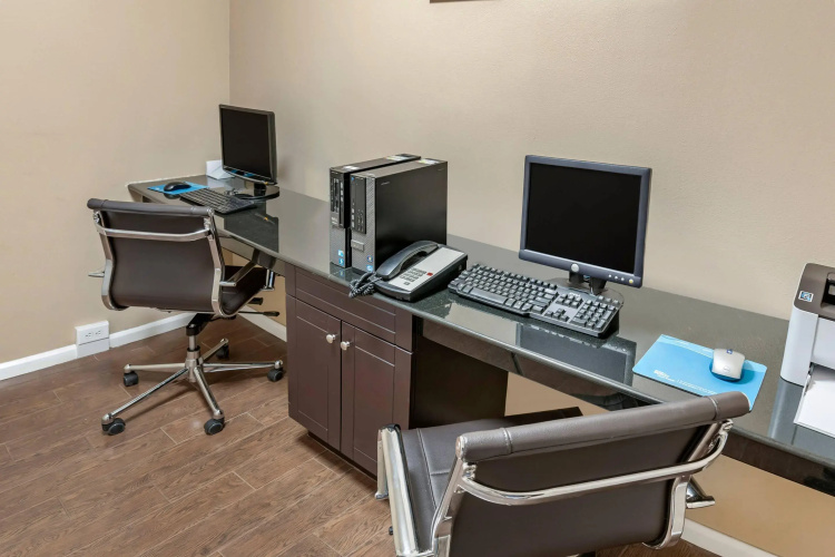 Comfort Inn & Suites Lincoln I-20