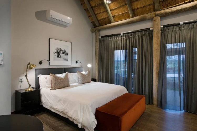 Standard Double room with view