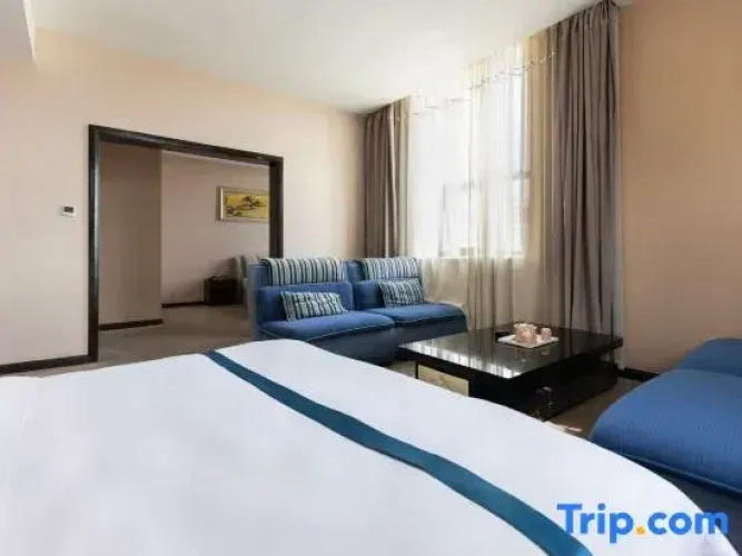 Quadruple Family Suite