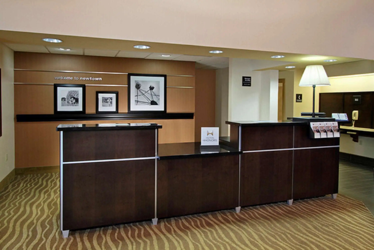 Hampton Inn & Suites Newtown