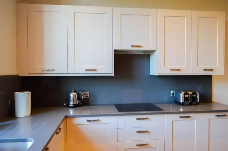Spacious 3 Bedroom Flat in Marchmont