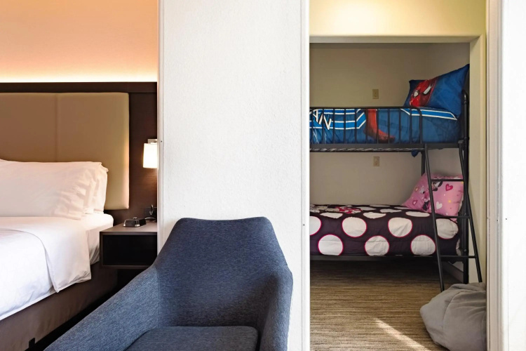 Holiday Inn Express Evanston by IHG
