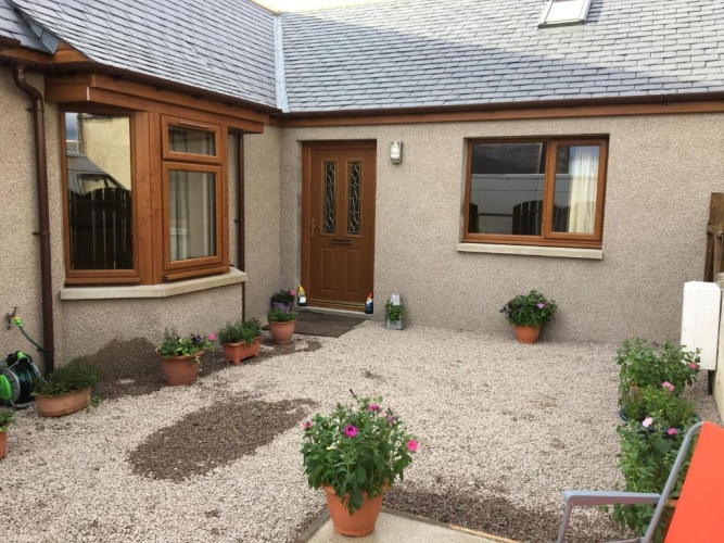 3 Bedrooms Cottage