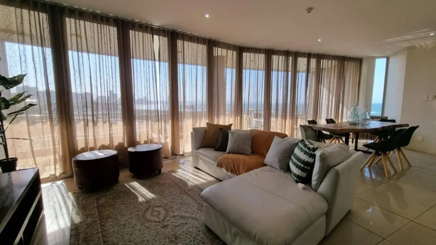 Accommodation Front - The Quays 503 - 6 Sleeper Across the Beachfront
