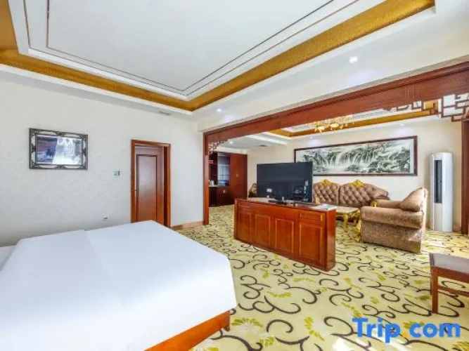 Deluxe Suite