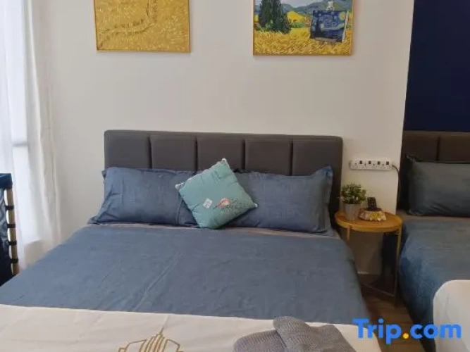 4 Bedrooms Apartment